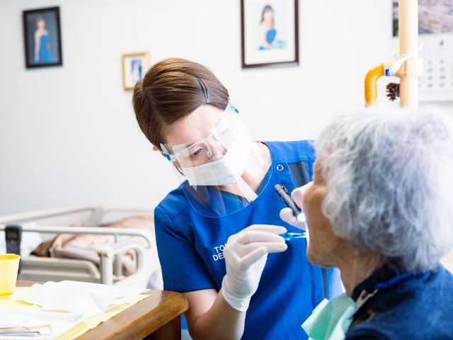 福岡市の訪問歯科診療：TOMOデンタル